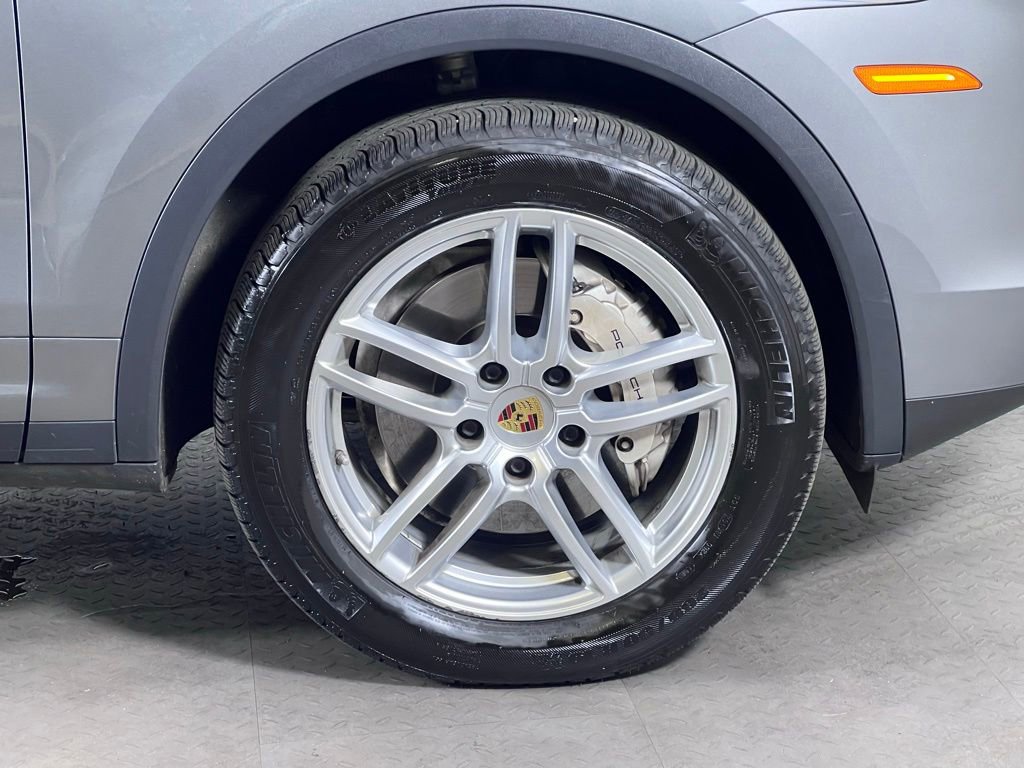 Certified 2015 Porsche Cayenne S AWD/4WD image 13