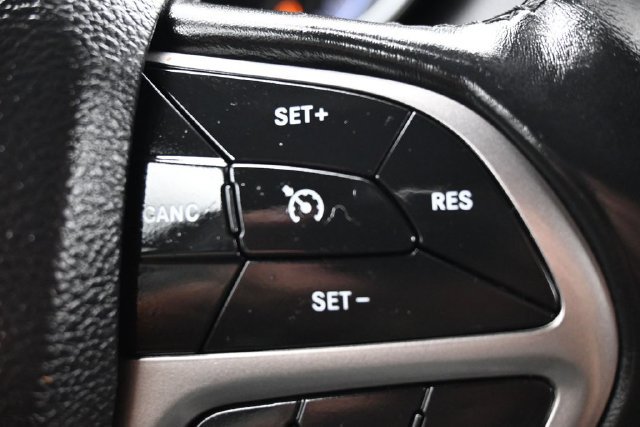 Used 2019 Jeep Grand Cherokee Altitude AWD/4WD image 19