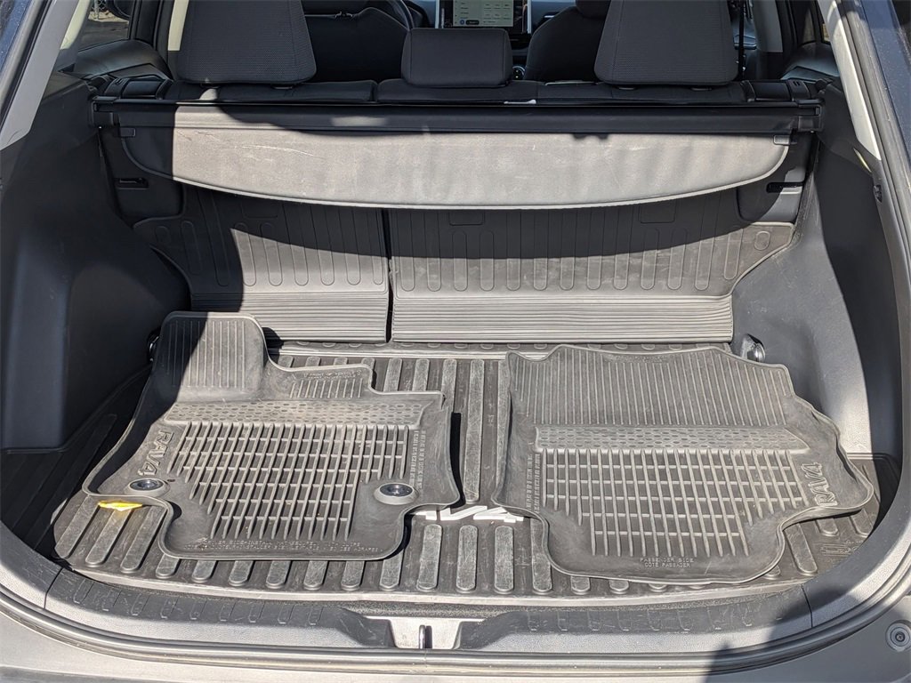 Used 2025 Toyota RAV4 XLE image 28