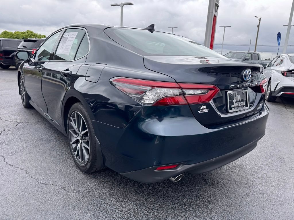 Used 2021 Toyota Camry XLE w/ Navigation Upgrade Package FWD image 3