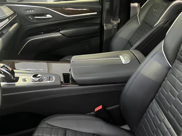 Certified 2022 Cadillac Escalade Premium Luxury Platinum image 13