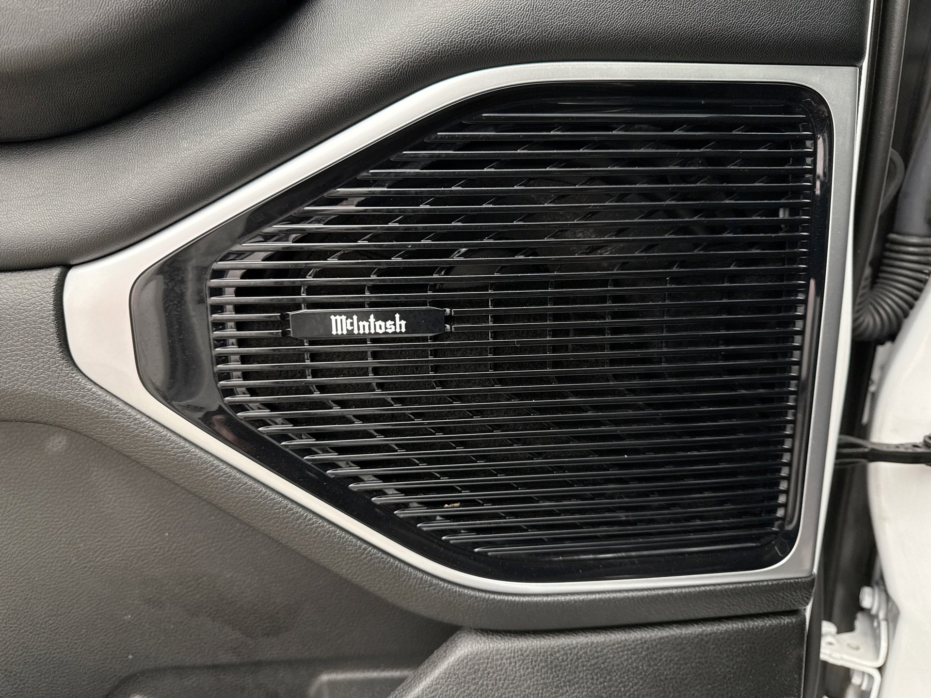 Used 2022 Jeep Wagoneer Series III w/ Premium Group I image 18