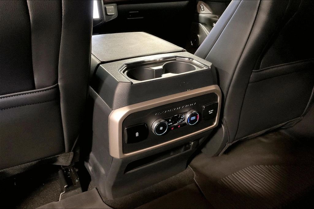 Used 2024 Ford Expedition Limited image 32