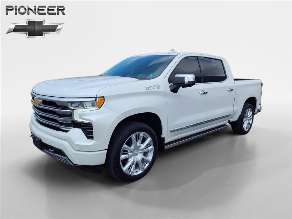 Used 2024 Chevrolet Silverado 1500 High Country w/ High Country Premium Package AWD/4WD image 1