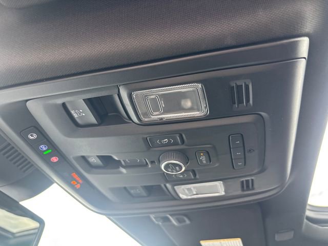 Used 2024 GMC Yukon Denali AWD/4WD image 30
