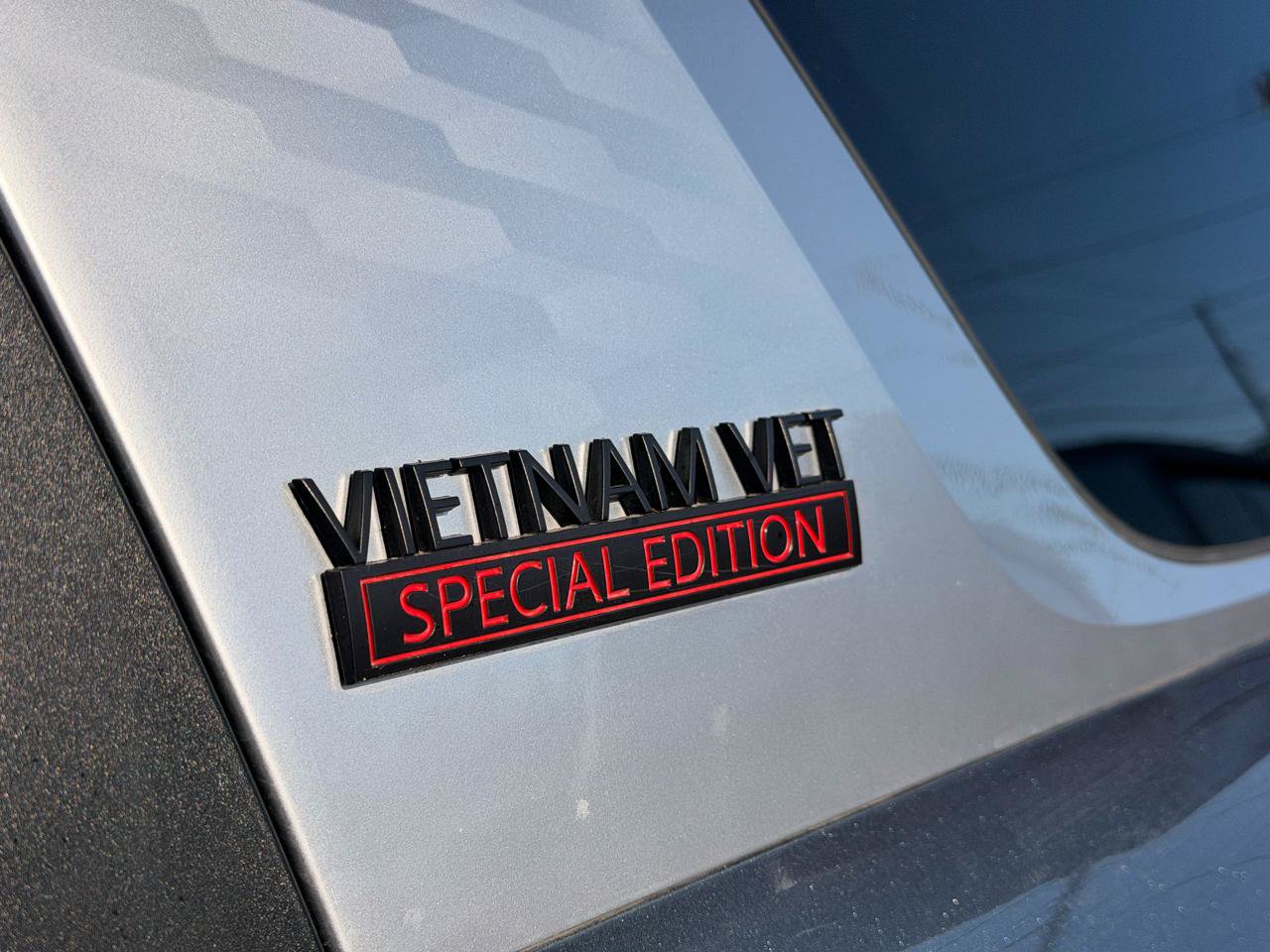 Used 2024 Kia Carnival EX FWD image 18