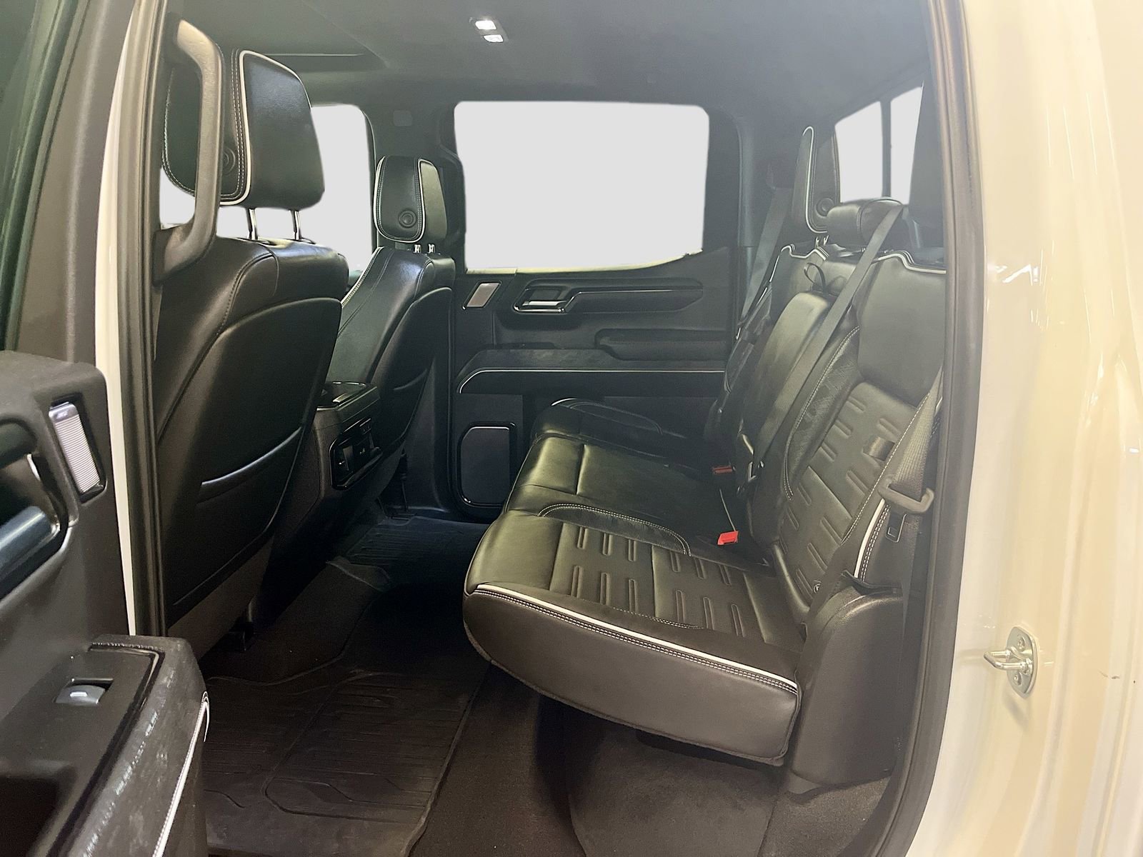 Used 2025 GMC Sierra 1500 AT4X w/ AT4X AEV Edition AWD/4WD image 26