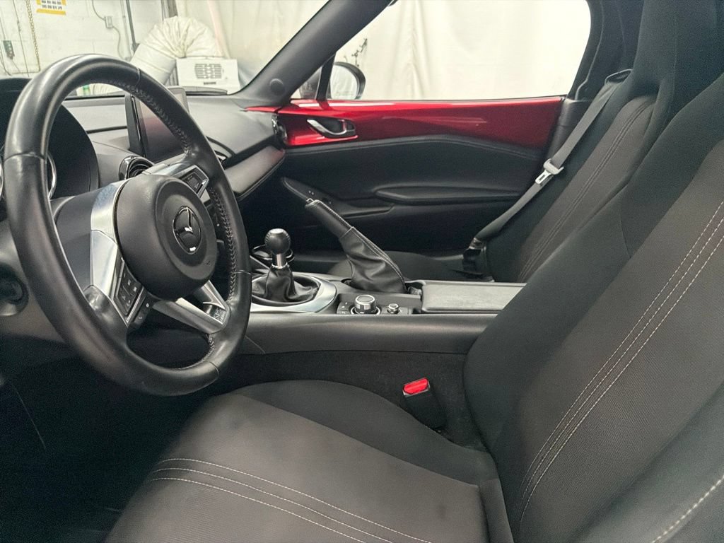 Used 2021 MAZDA MX-5 Miata Club RWD image 15