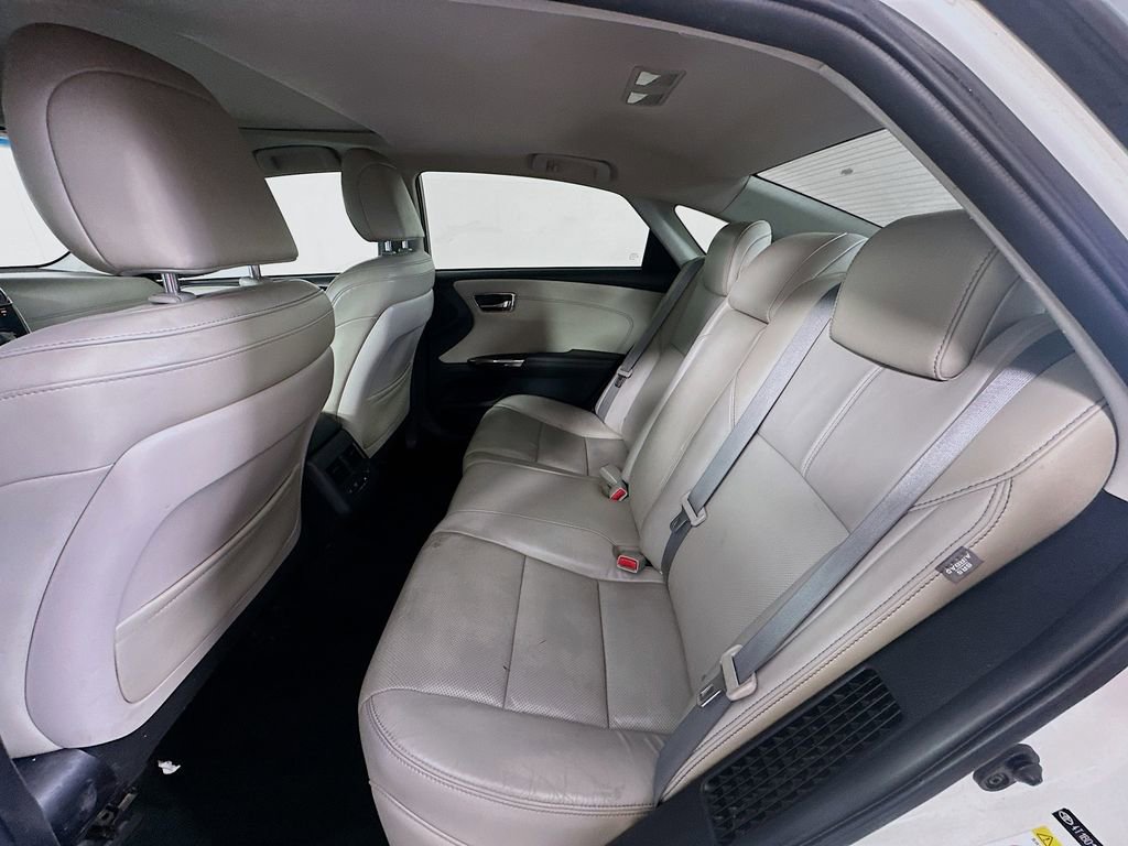 Used 2018 Toyota Avalon Limited image 24