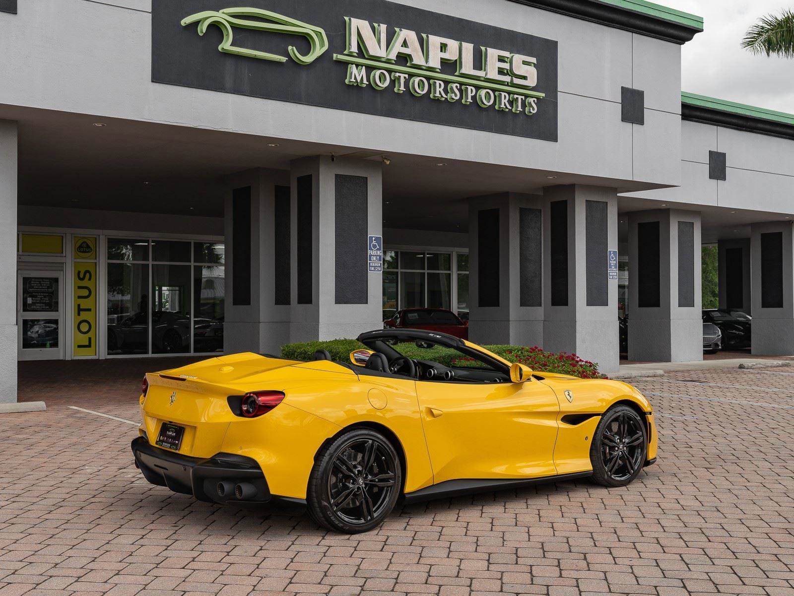 Used 2022 Ferrari Portofino M image 31