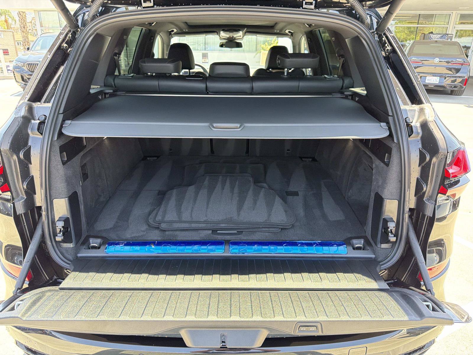Used 2026 BMW X5 xDrive50e w/ M Sport Package AWD/4WD image 5