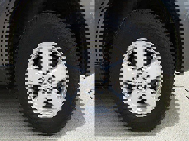 Used 2010 Ford Escape XLT image 9