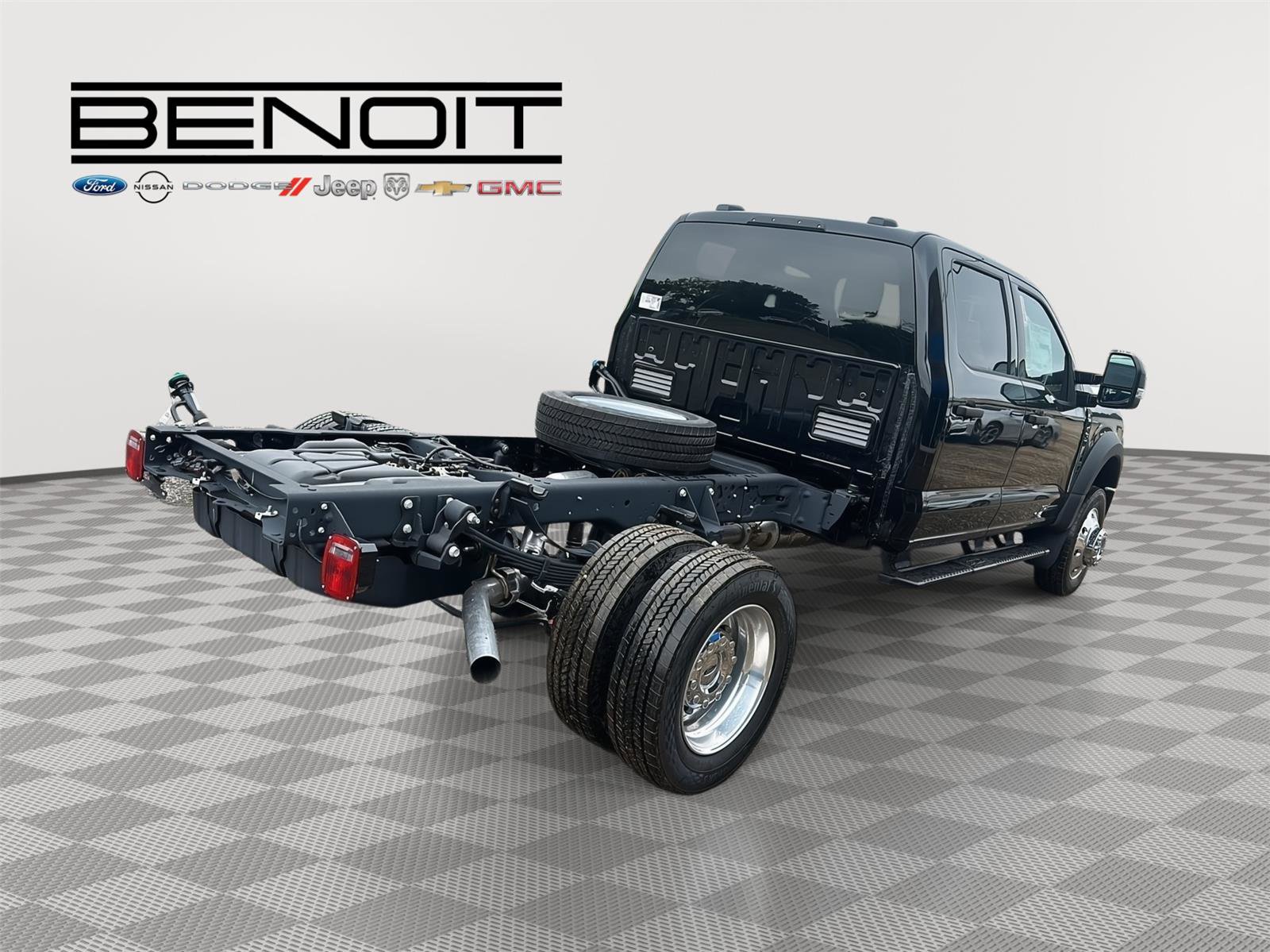 New 2025 Ford F450 XLT w/ XLT Value Package image 5