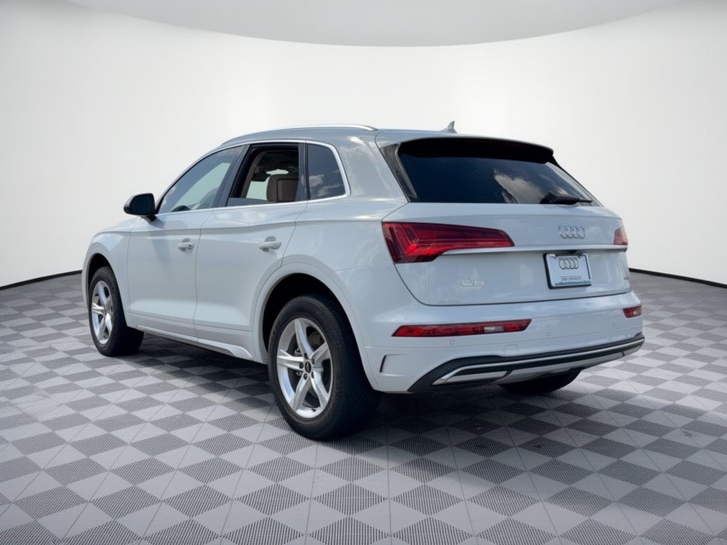 Used 2023 Audi Q5 2.0T Premium w/ Convenience Package AWD/4WD image 3