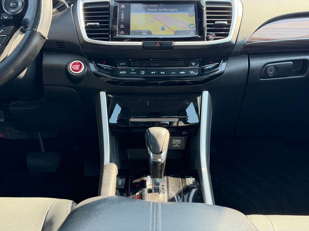 Used 2017 Honda Accord Touring image 22