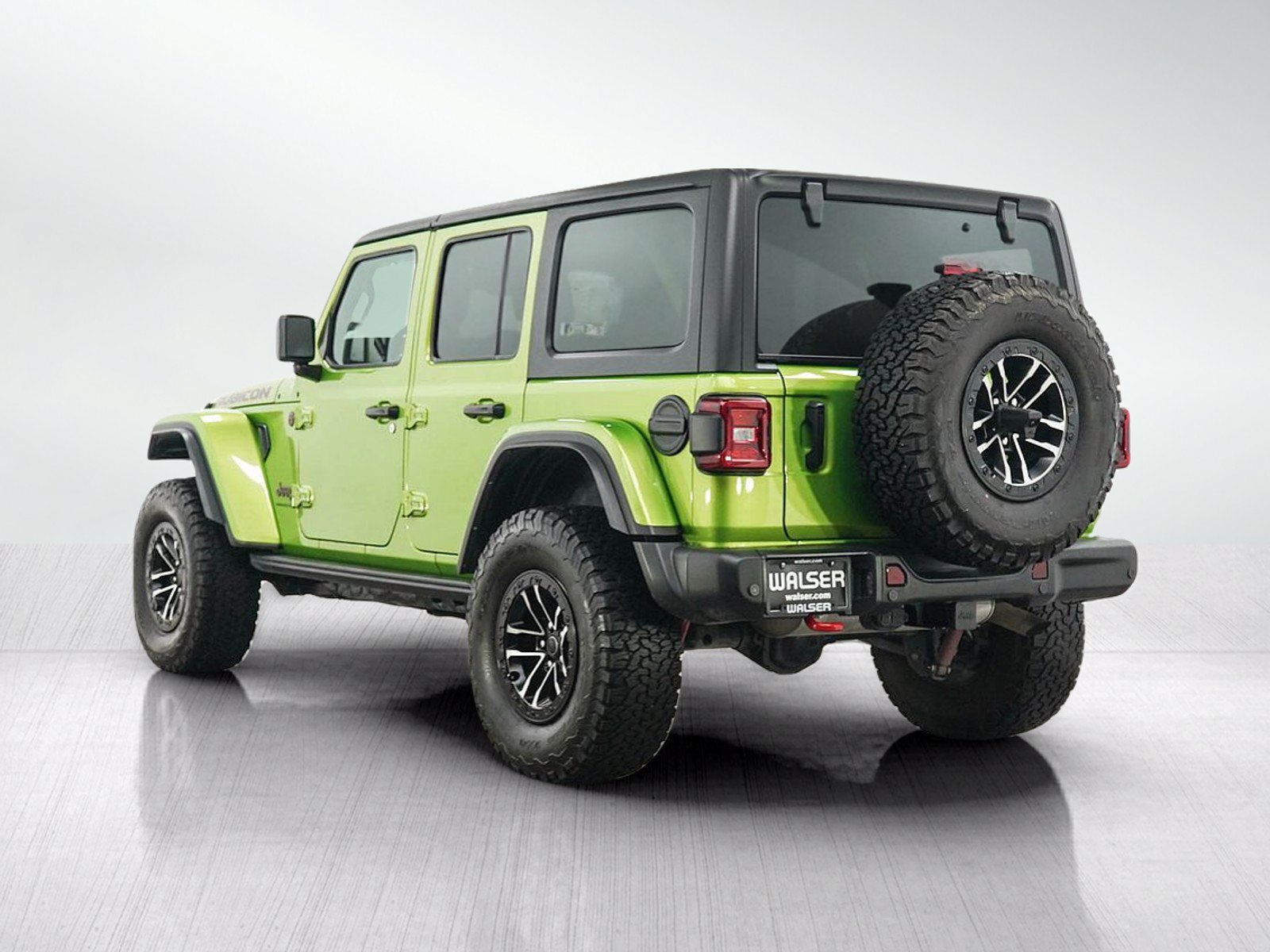 Used 2025 Jeep Wrangler Unlimited Rubicon w/ XTREMEE 35" Tire Package AWD/4WD image 3