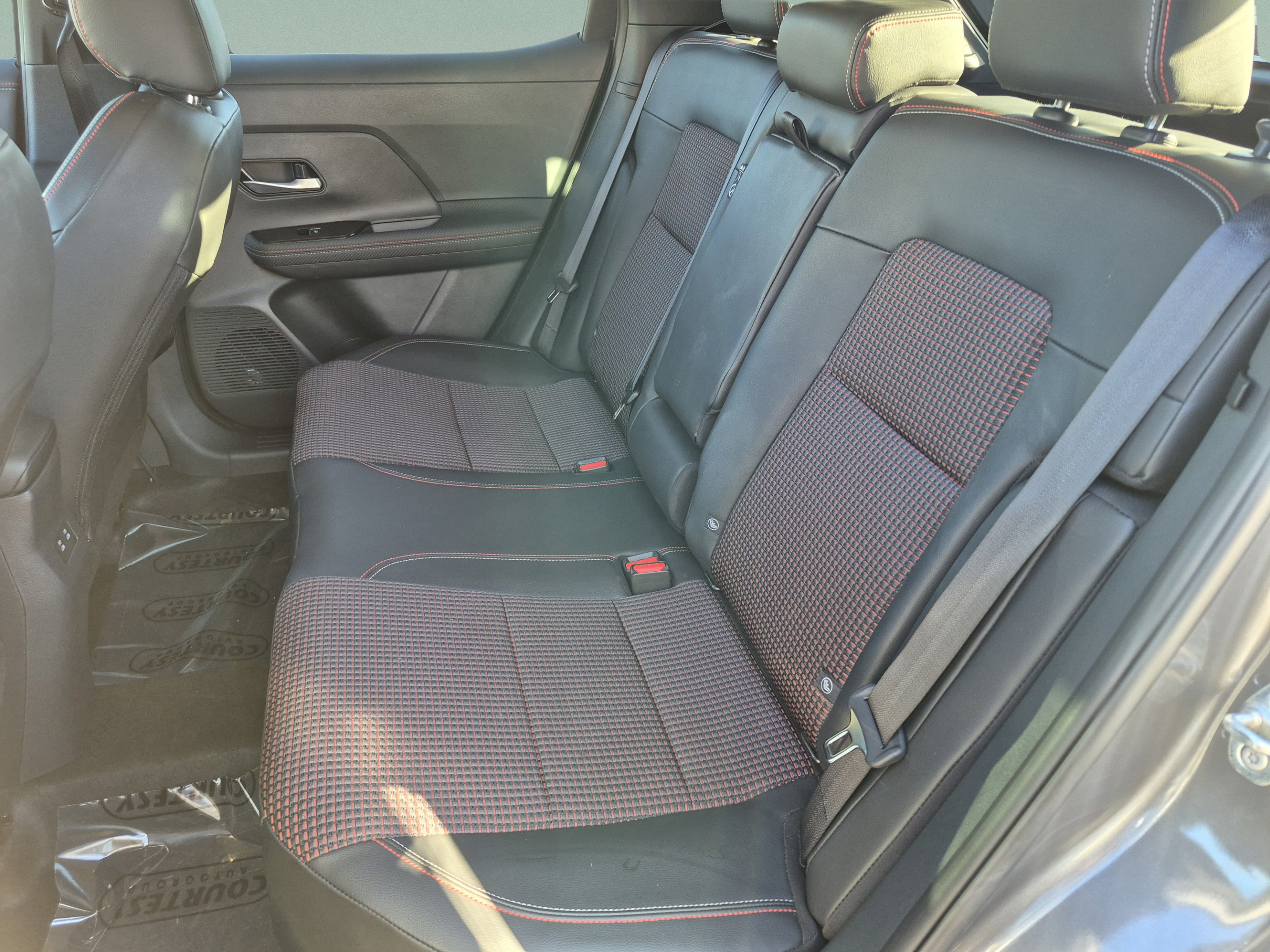 Certified 2025 Nissan Kicks SR FWD image 20