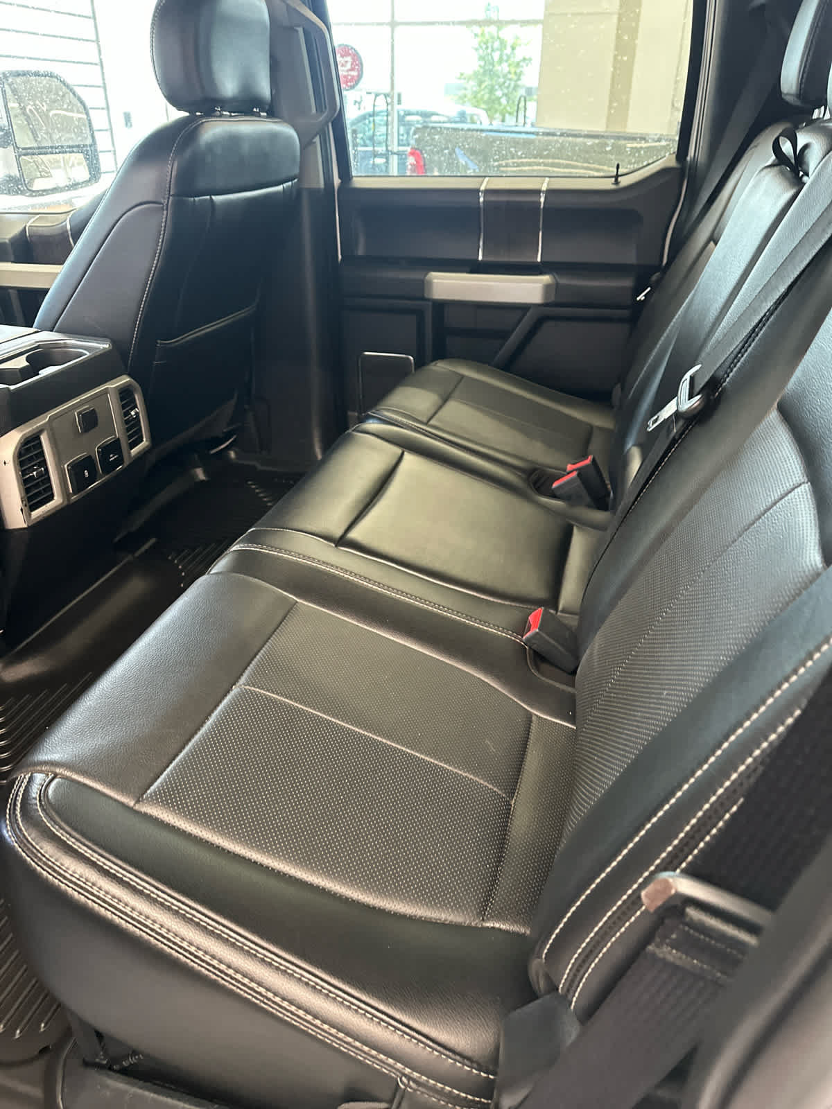 Used 2020 Ford F250 Lariat w/ Lariat Value Package AWD/4WD image 11