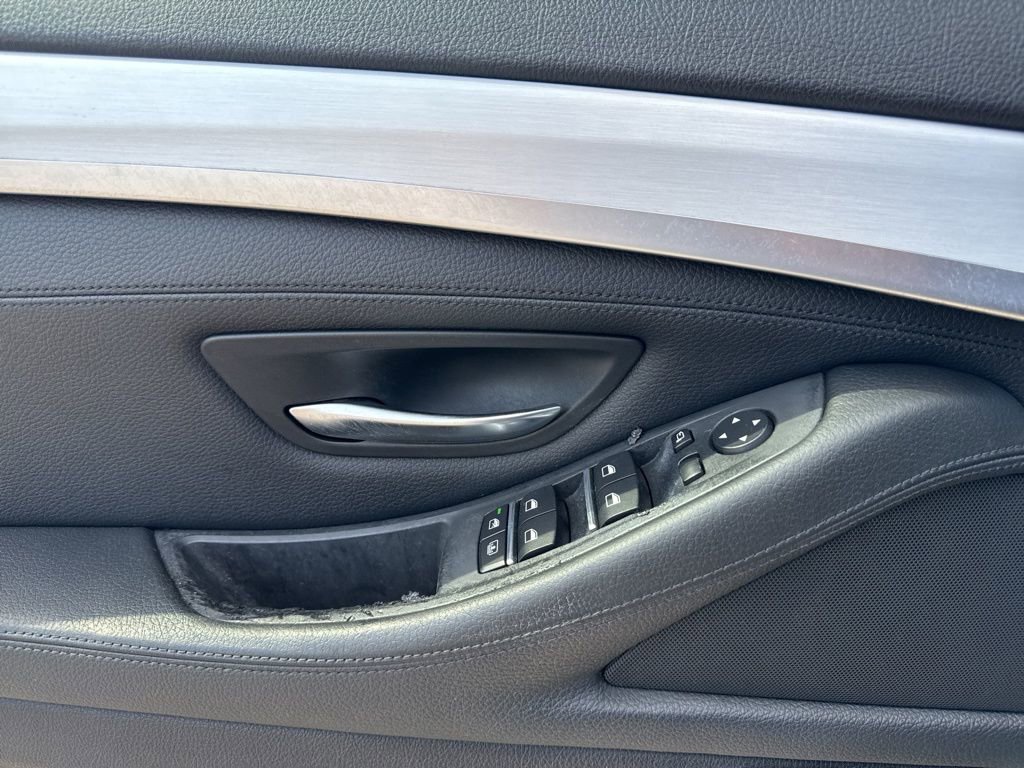 Used 2011 BMW 528i Sedan image 11