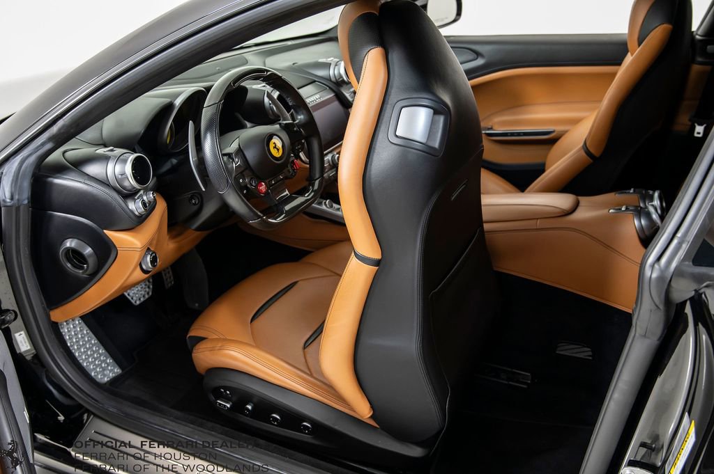 Used 2018 Ferrari GTC4Lusso image 16