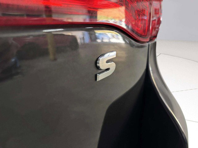 Used 2012 Volkswagen Routan S image 18