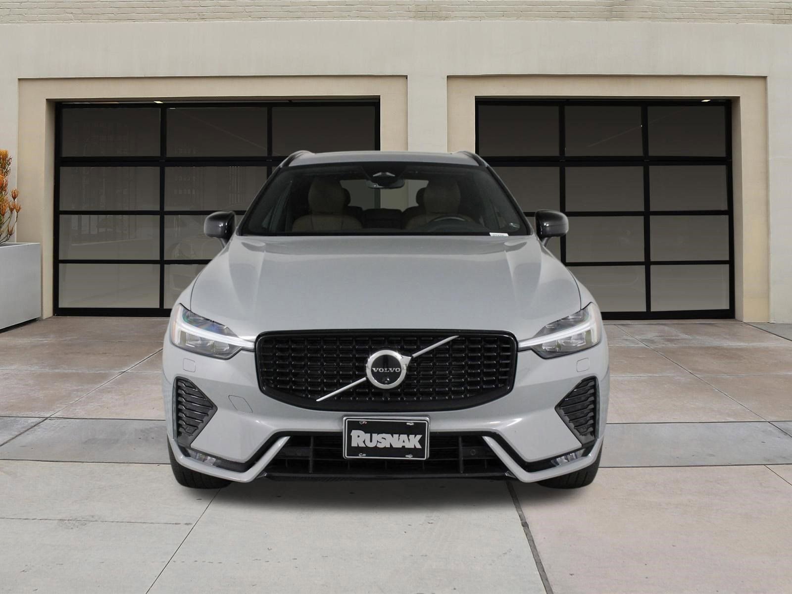 Certified 2024 Volvo XC60 B5 Plus AWD/4WD image 6