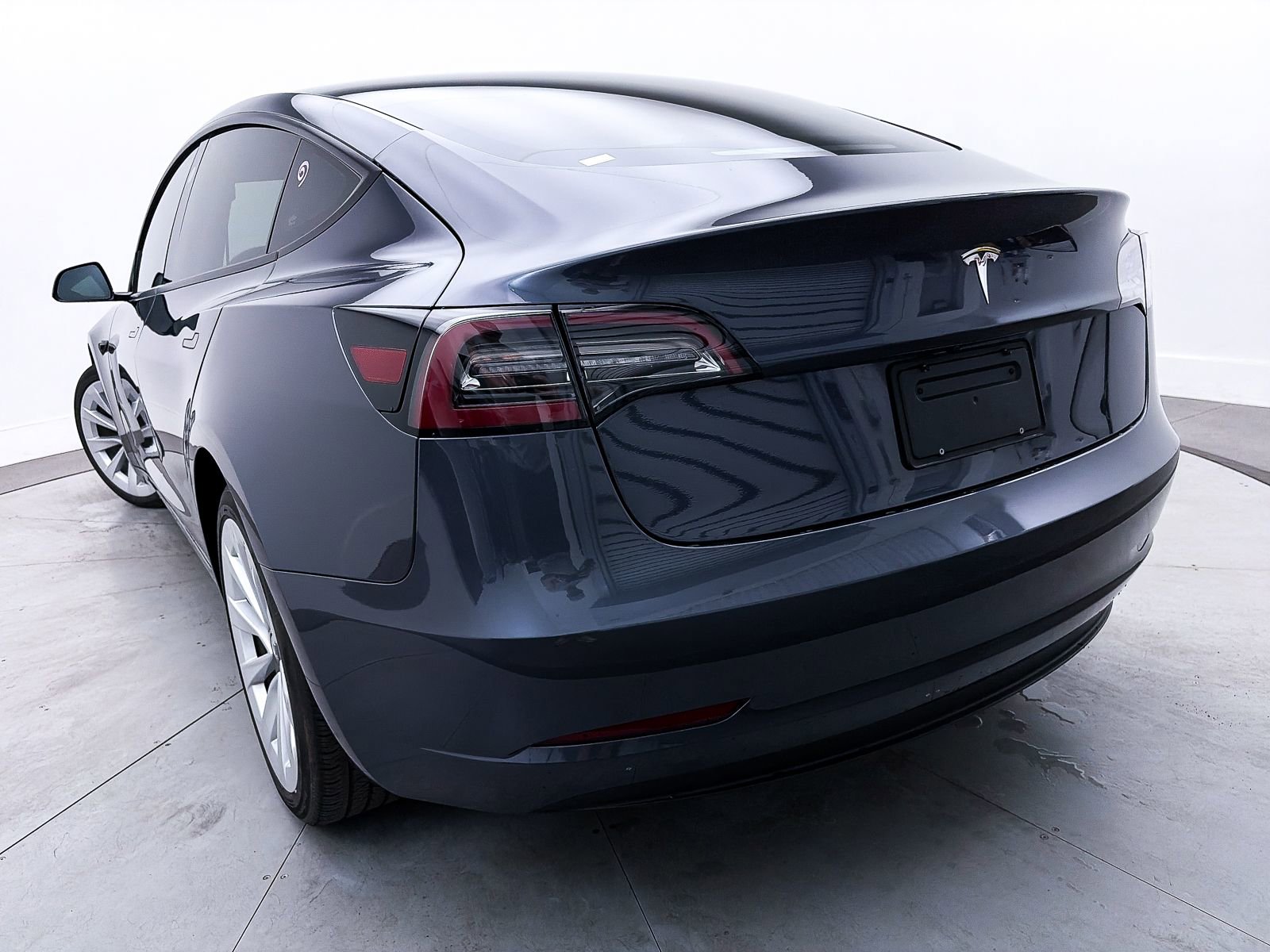 Used 2023 Tesla Model 3 Standard Range image 8