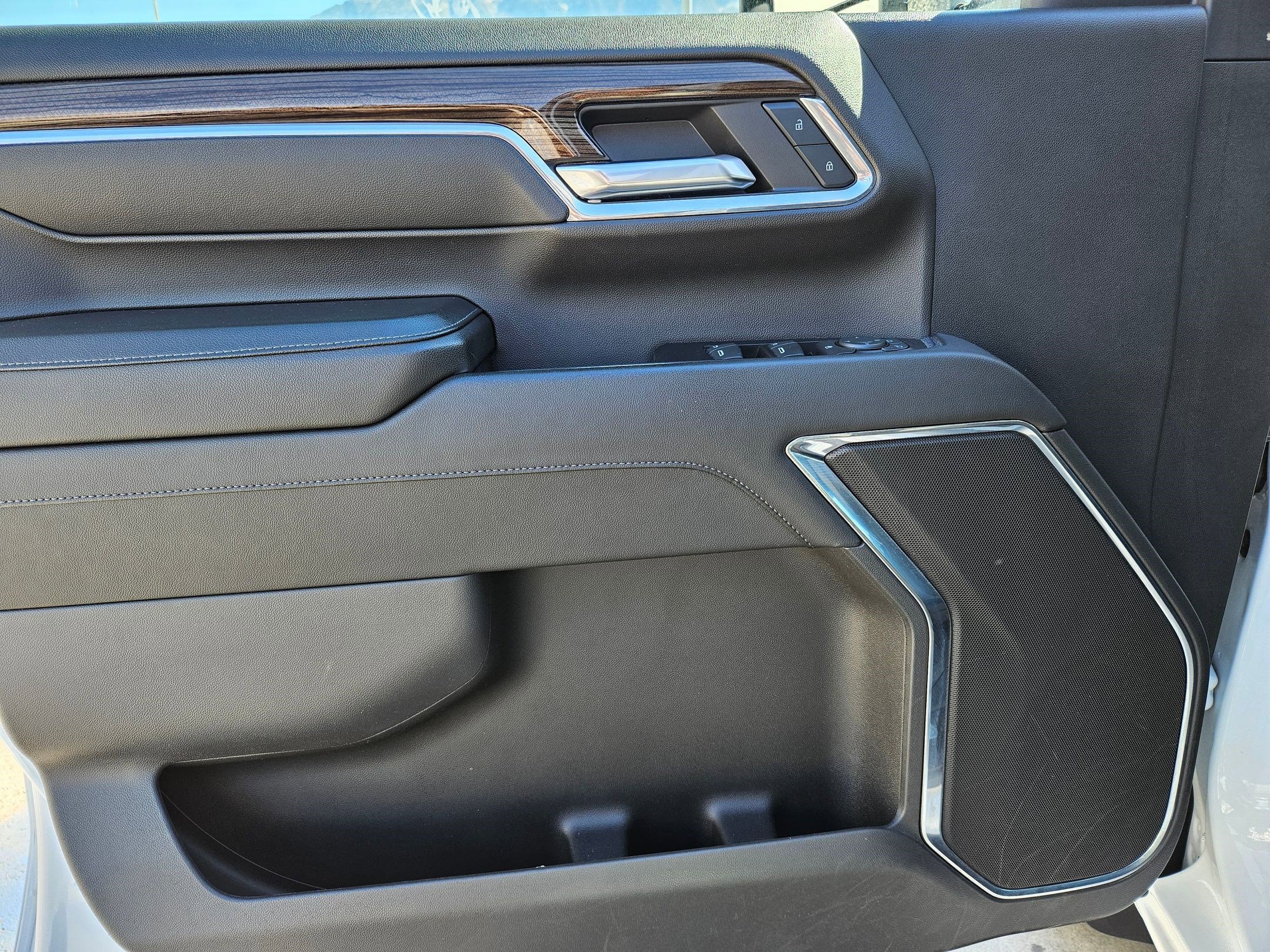 Used 2024 Chevrolet Silverado 3500 LT w/ Convenience Package image 15