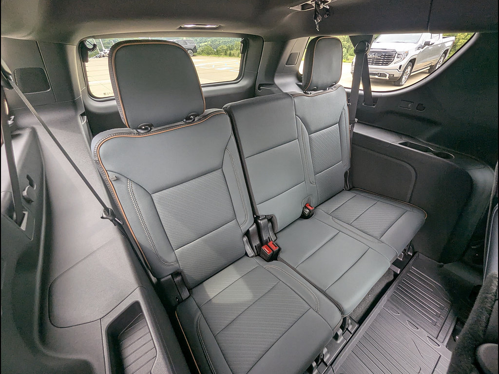 New 2026 GMC Yukon XL AT4 w/ AT4 Premium Plus Package AWD/4WD image 17