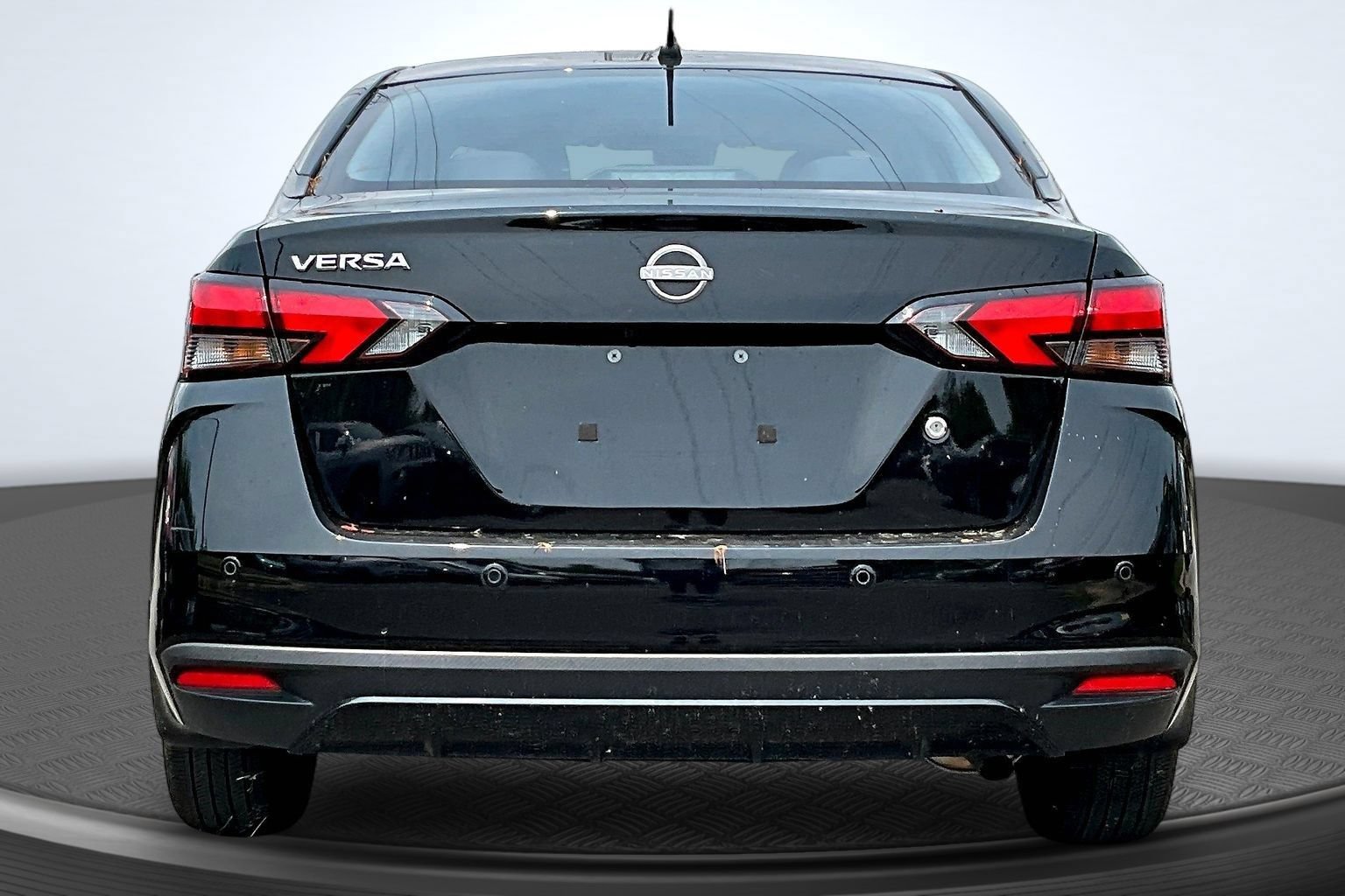 Used 2024 Nissan Versa S w/ S Plus Package FWD image 4