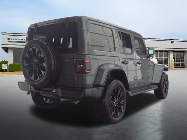 Used 2025 Jeep Wrangler Sahara 4xe image 7