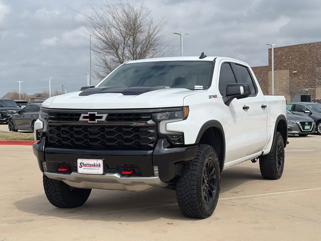 Used 2024 Chevrolet Silverado 1500 ZR2 image 3