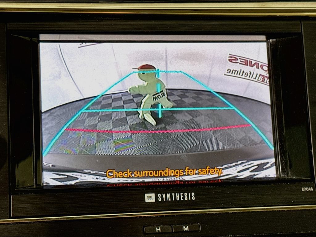 Used 2013 Toyota Avalon Limited FWD image 6