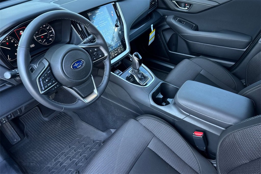 Used 2025 Subaru Outback Premium w/ Popular Package #1A image 10