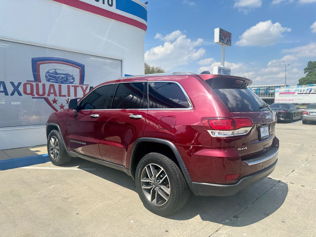 Used 2020 Jeep Grand Cherokee Limited AWD/4WD image 32