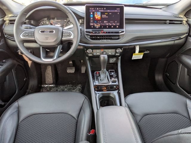 Certified 2026 Jeep Compass Latitude w/ Sun and Sound Group AWD/4WD image 29