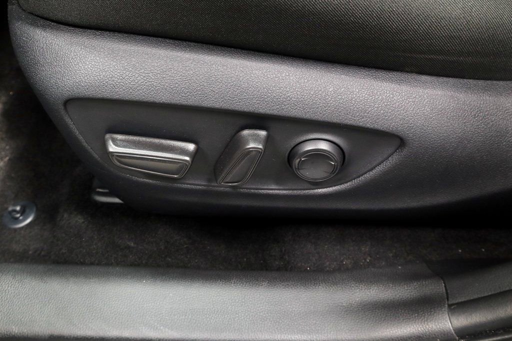 Used 2025 Toyota RAV4 XLE image 23