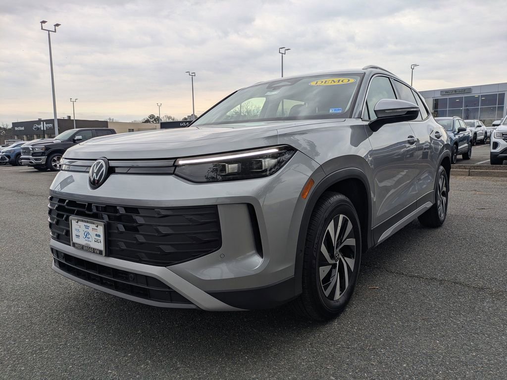 Certified 2025 Volkswagen Tiguan S image 8