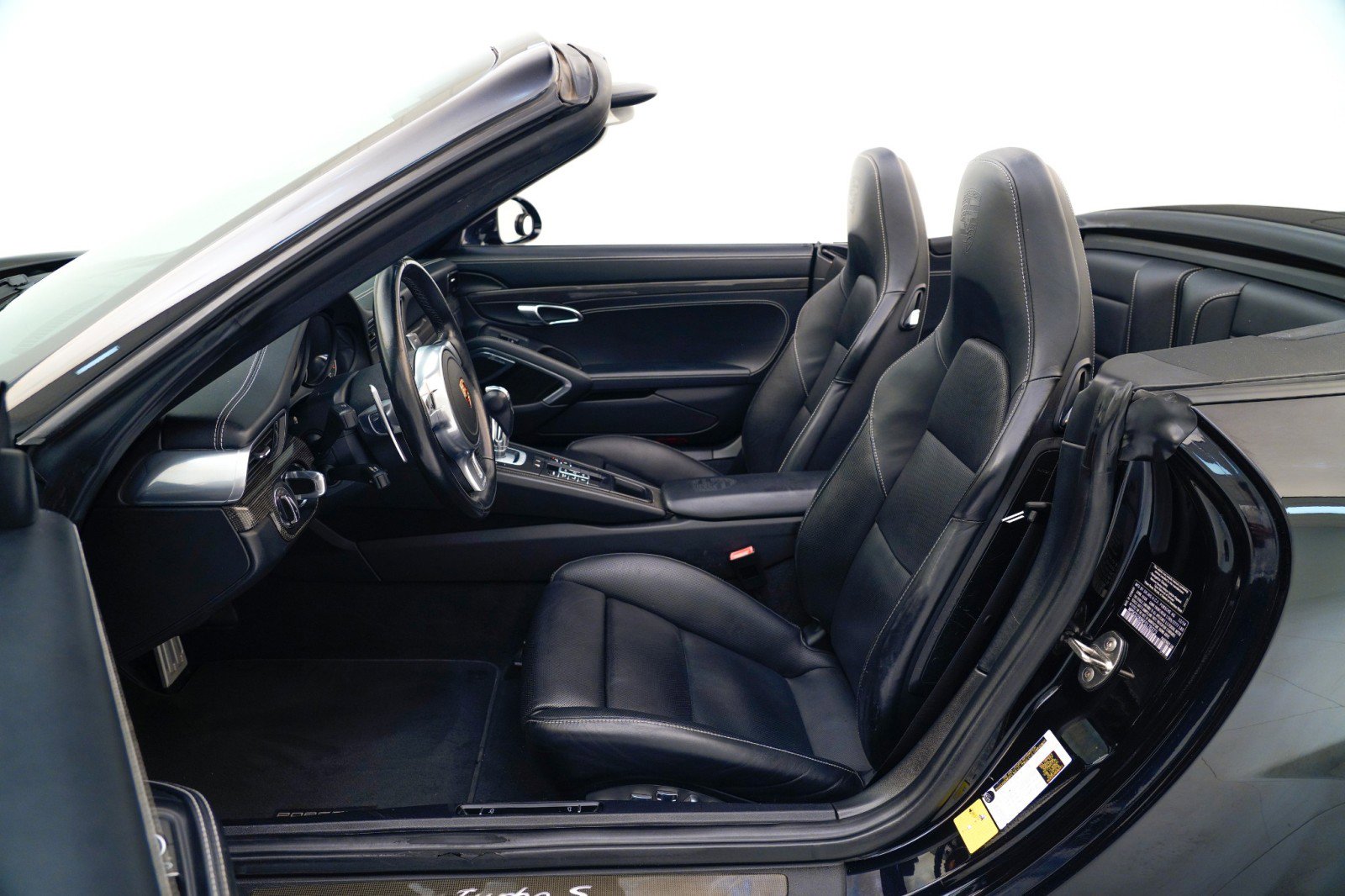 Certified 2015 Porsche 911 Turbo S AWD/4WD image 17