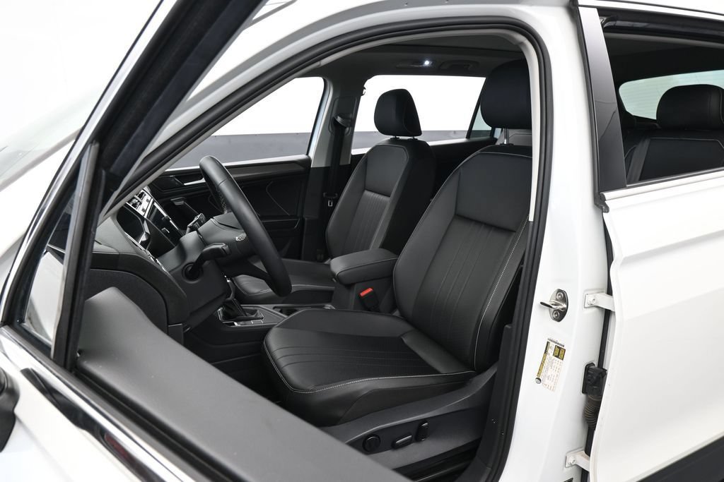 Used 2023 Volkswagen Tiguan SE FWD image 10