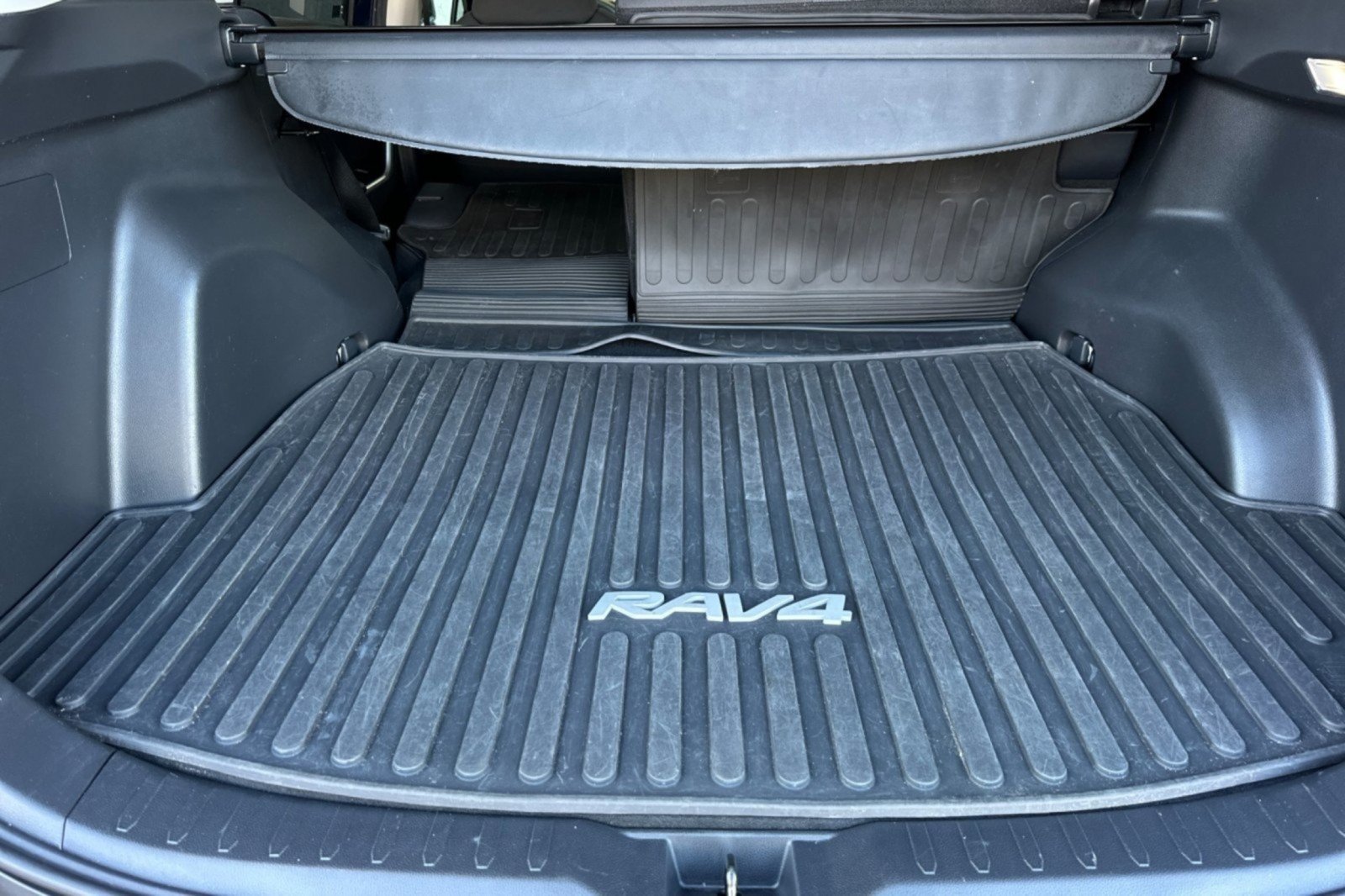 Certified 2025 Toyota RAV4 XLE FWD image 14