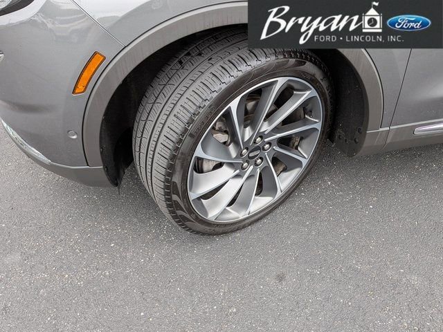 Used 2022 Lincoln Nautilus Reserve w/ Equipment Group 202A image 11