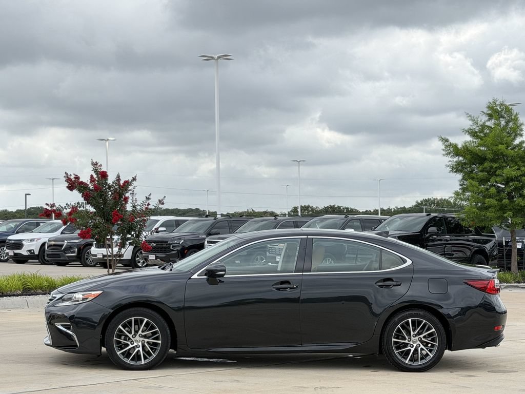 Used 2016 Lexus ES 350 FWD image 3