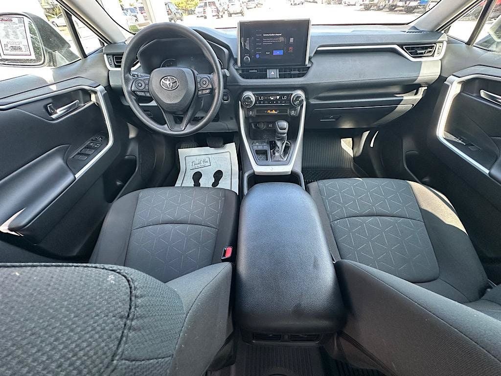 Used 2024 Toyota RAV4 XLE FWD image 17
