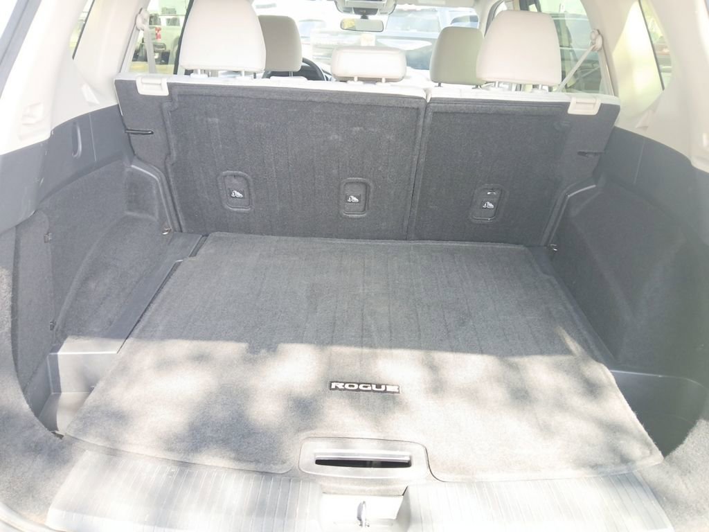 Used 2023 Nissan Rogue SV image 19