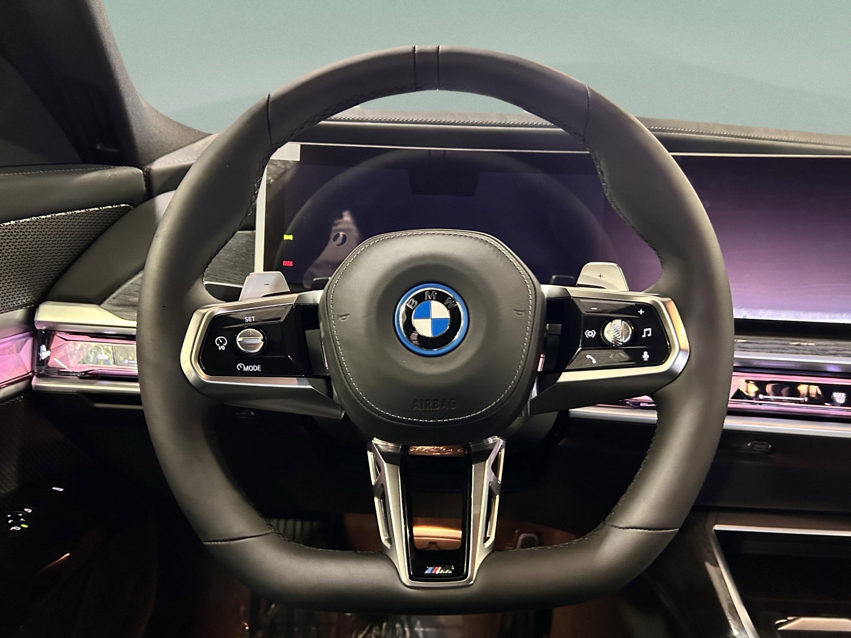 Used 2026 BMW 750e xDrive w/ Executive Package image 9