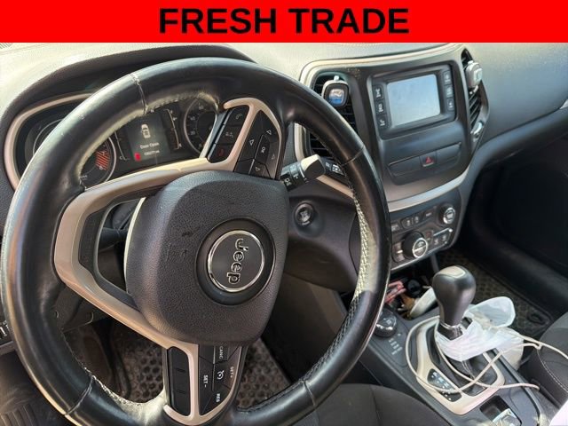 Used 2015 Jeep Cherokee Latitude w/ Comfort/Convenience Group image 14