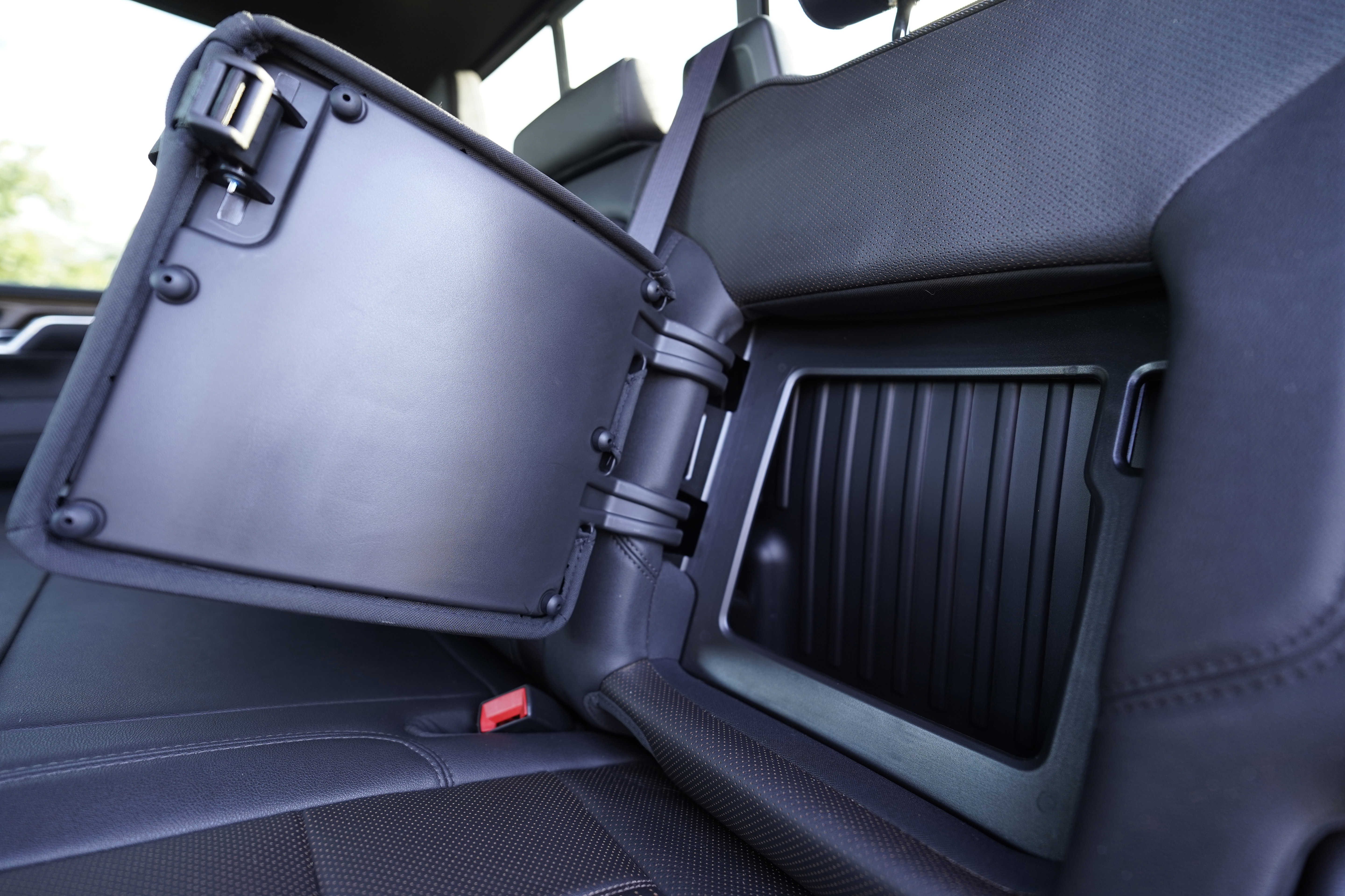 Used 2024 Chevrolet Silverado 2500 High Country w/ Midnight Edition AWD/4WD image 11