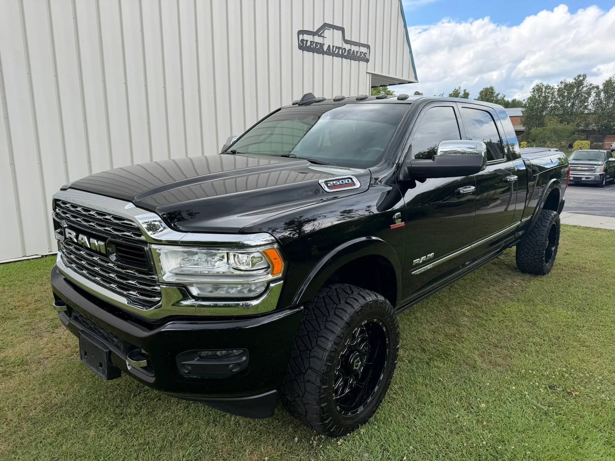 Used 2019 RAM 2500 Limited AWD/4WD image 1