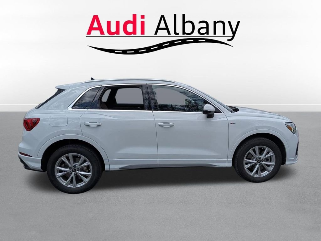 Used 2023 Audi Q3 2.0T Premium AWD/4WD image 3